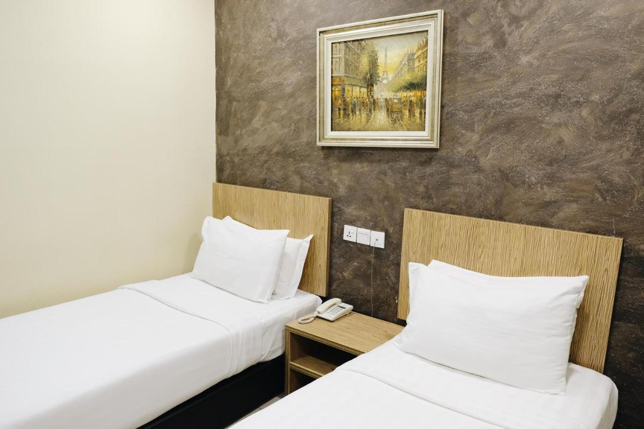Era Plus Hotel Seri Kembangan Ngoại thất bức ảnh