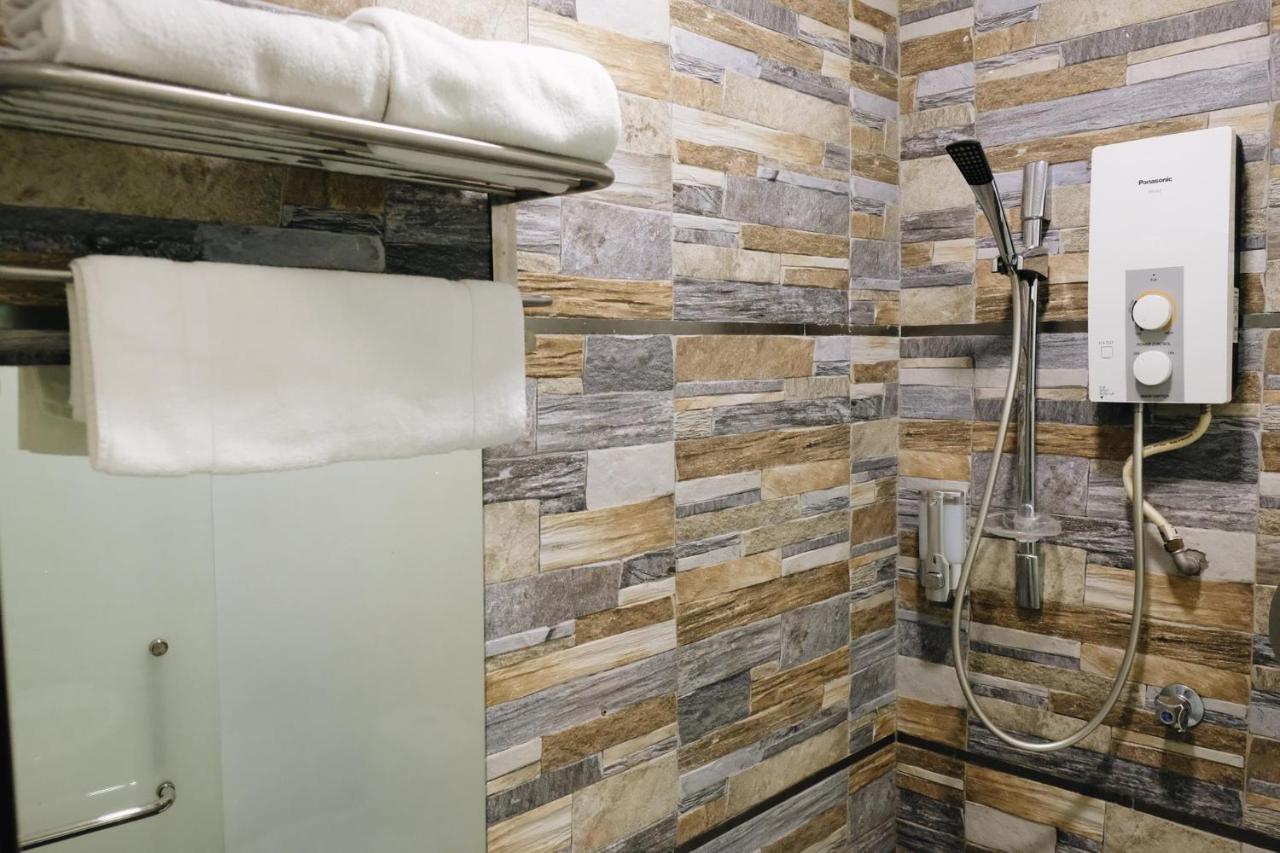 Era Plus Hotel Seri Kembangan Ngoại thất bức ảnh