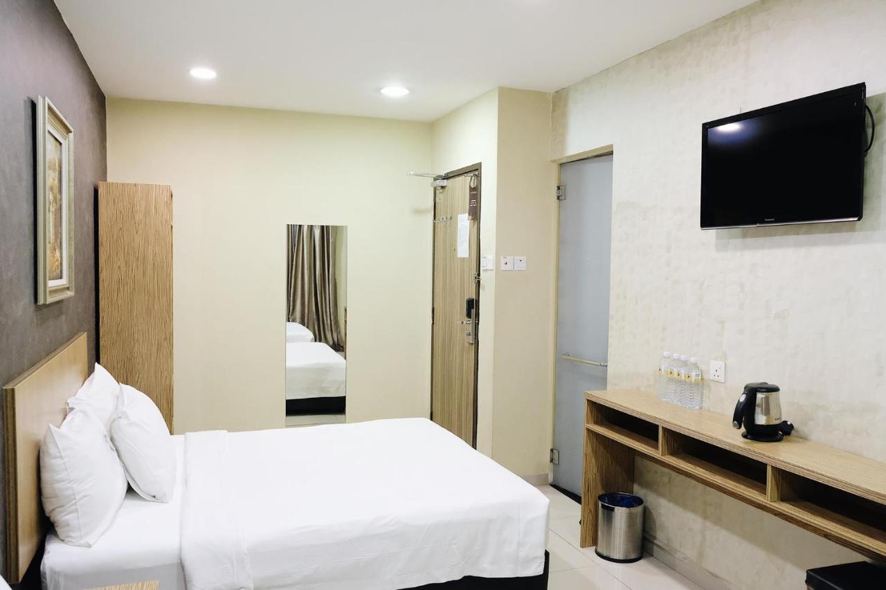 Era Plus Hotel Seri Kembangan Ngoại thất bức ảnh