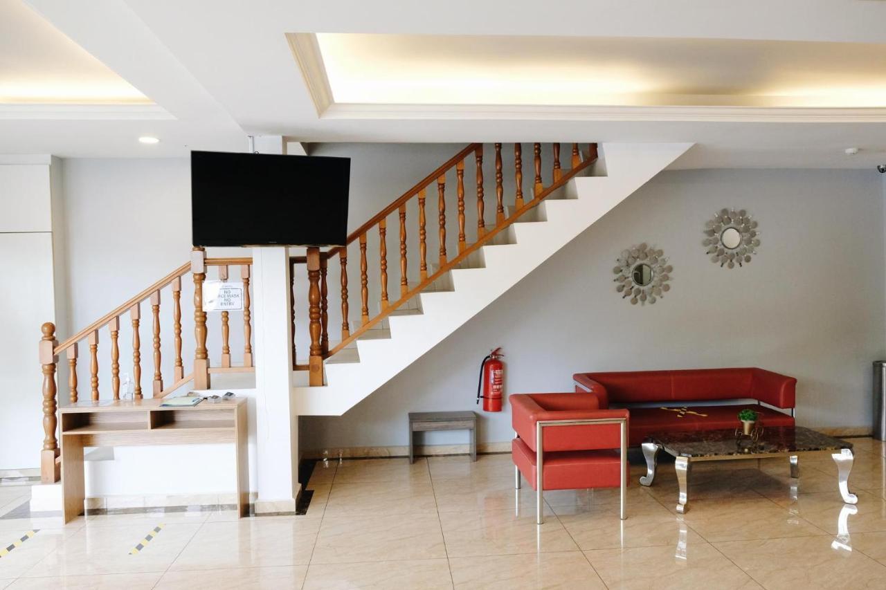 Era Plus Hotel Seri Kembangan Ngoại thất bức ảnh