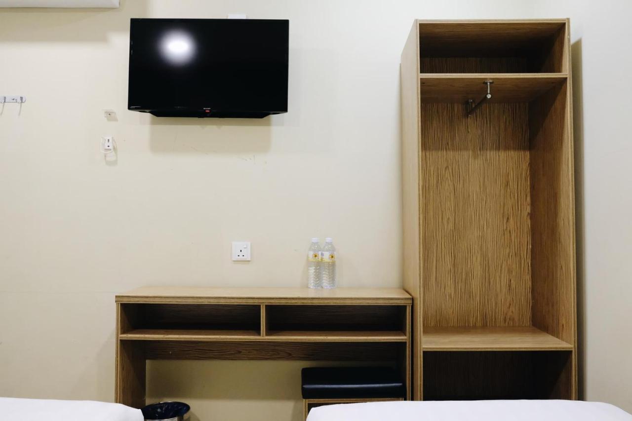 Era Plus Hotel Seri Kembangan Ngoại thất bức ảnh