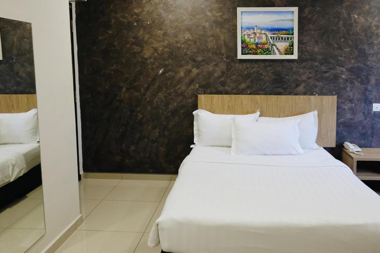 Era Plus Hotel Seri Kembangan Ngoại thất bức ảnh