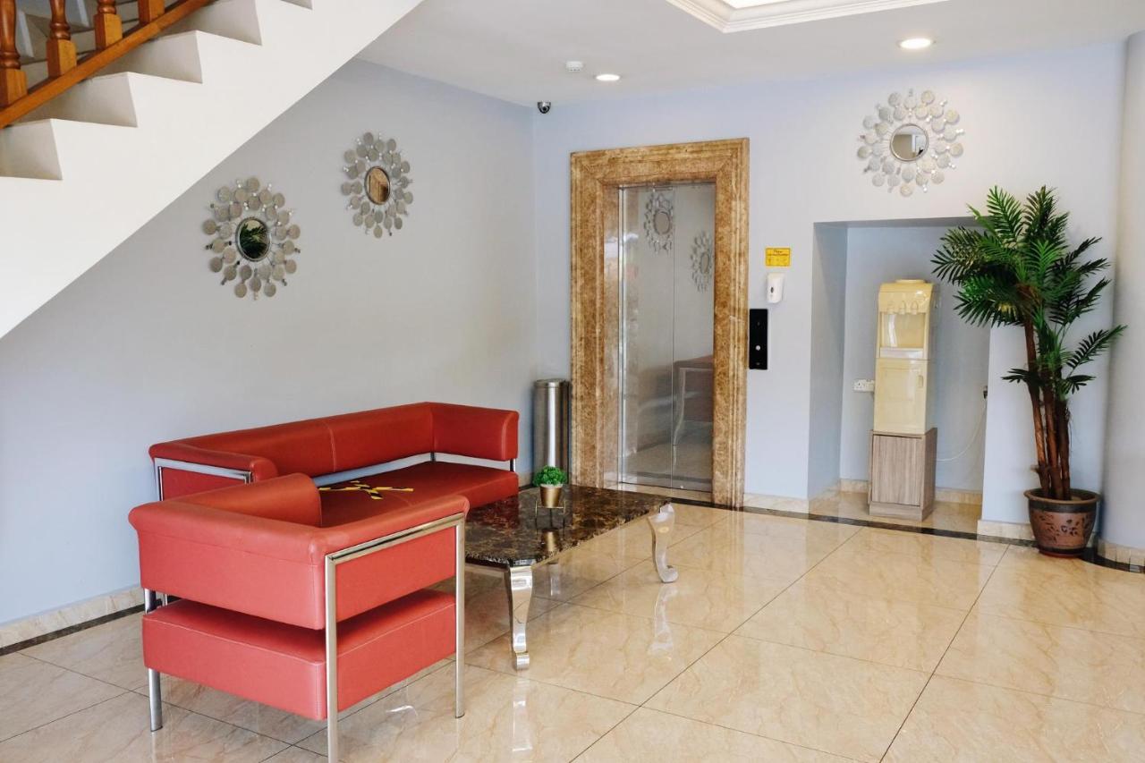 Era Plus Hotel Seri Kembangan Ngoại thất bức ảnh