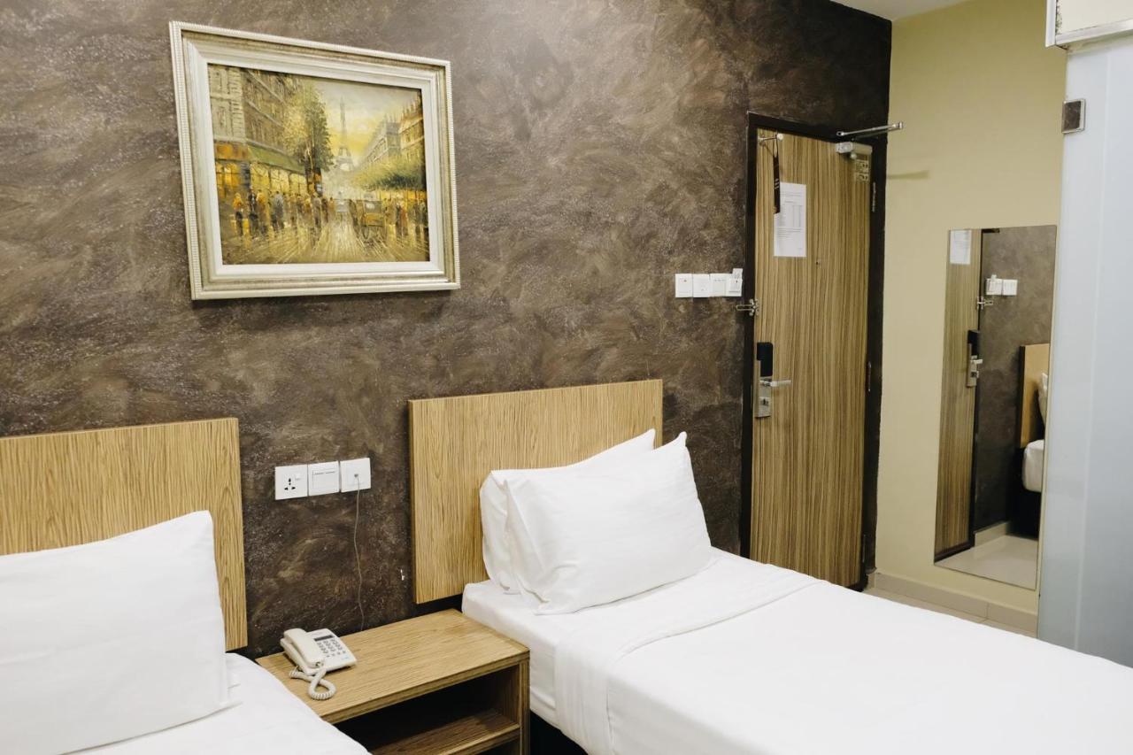 Era Plus Hotel Seri Kembangan Ngoại thất bức ảnh