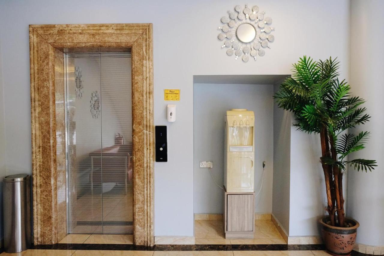 Era Plus Hotel Seri Kembangan Ngoại thất bức ảnh