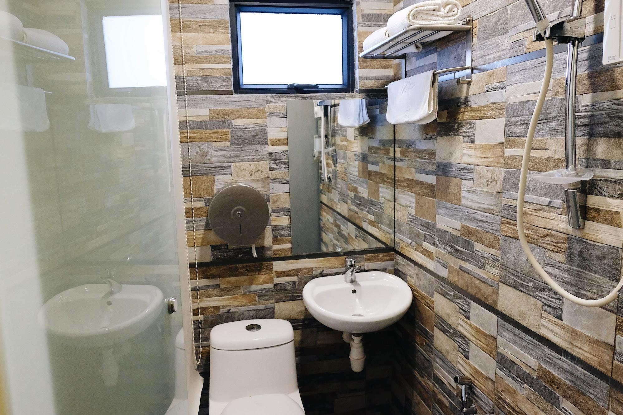 Era Plus Hotel Seri Kembangan Ngoại thất bức ảnh