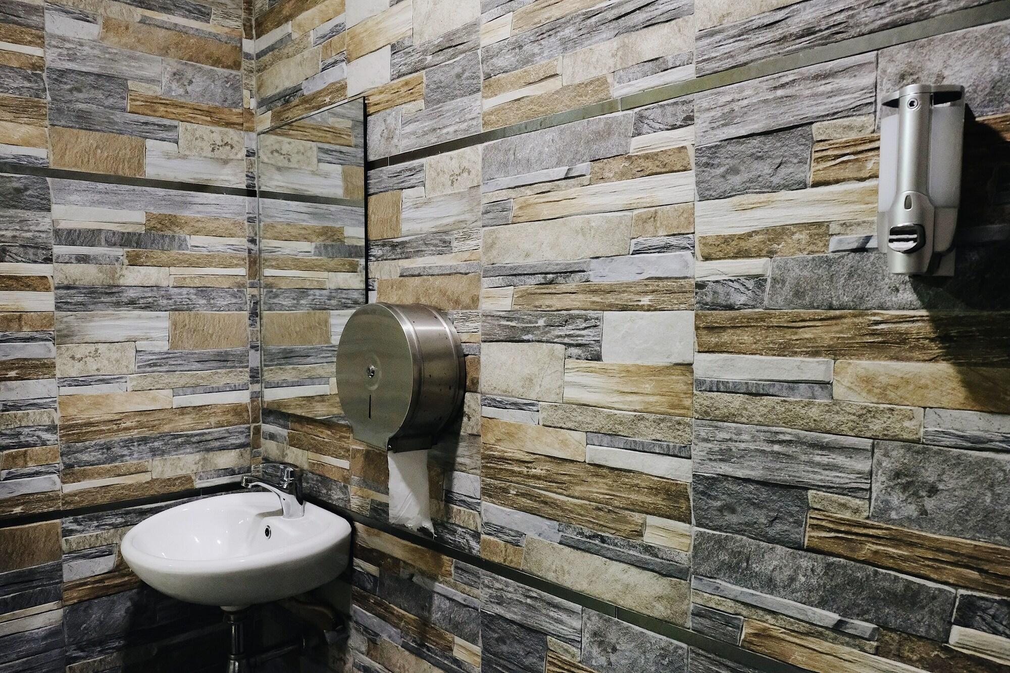 Era Plus Hotel Seri Kembangan Ngoại thất bức ảnh