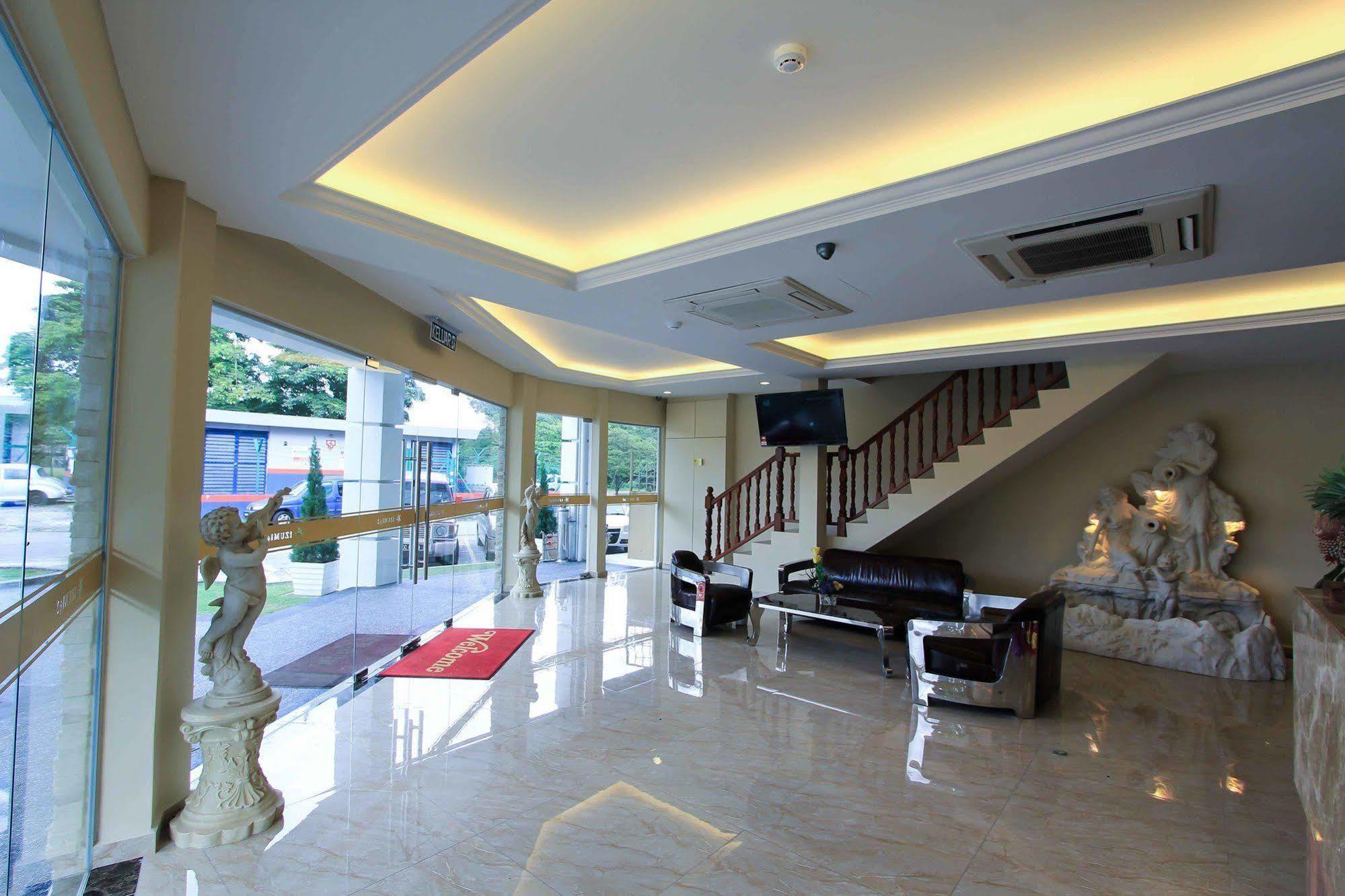 Era Plus Hotel Seri Kembangan Ngoại thất bức ảnh