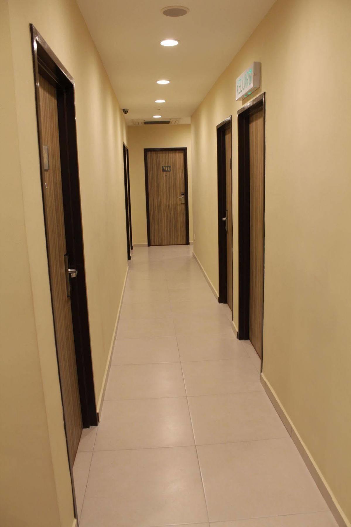 Era Plus Hotel Seri Kembangan Ngoại thất bức ảnh
