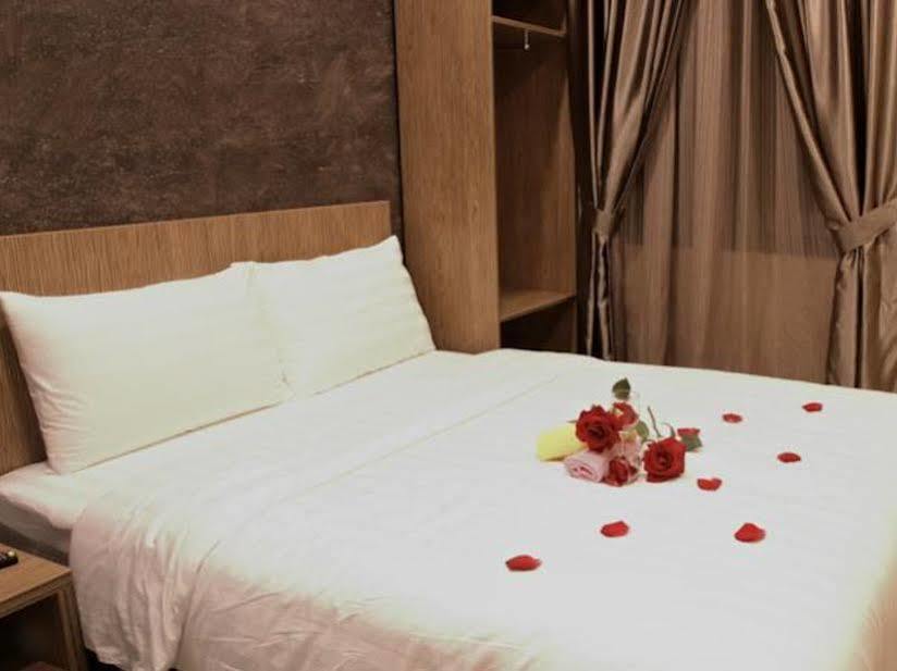 Era Plus Hotel Seri Kembangan Ngoại thất bức ảnh